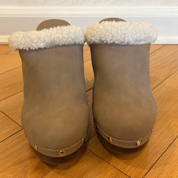 Juicy Couture Brown Mules with Cream Trim - Picture 4 of 10